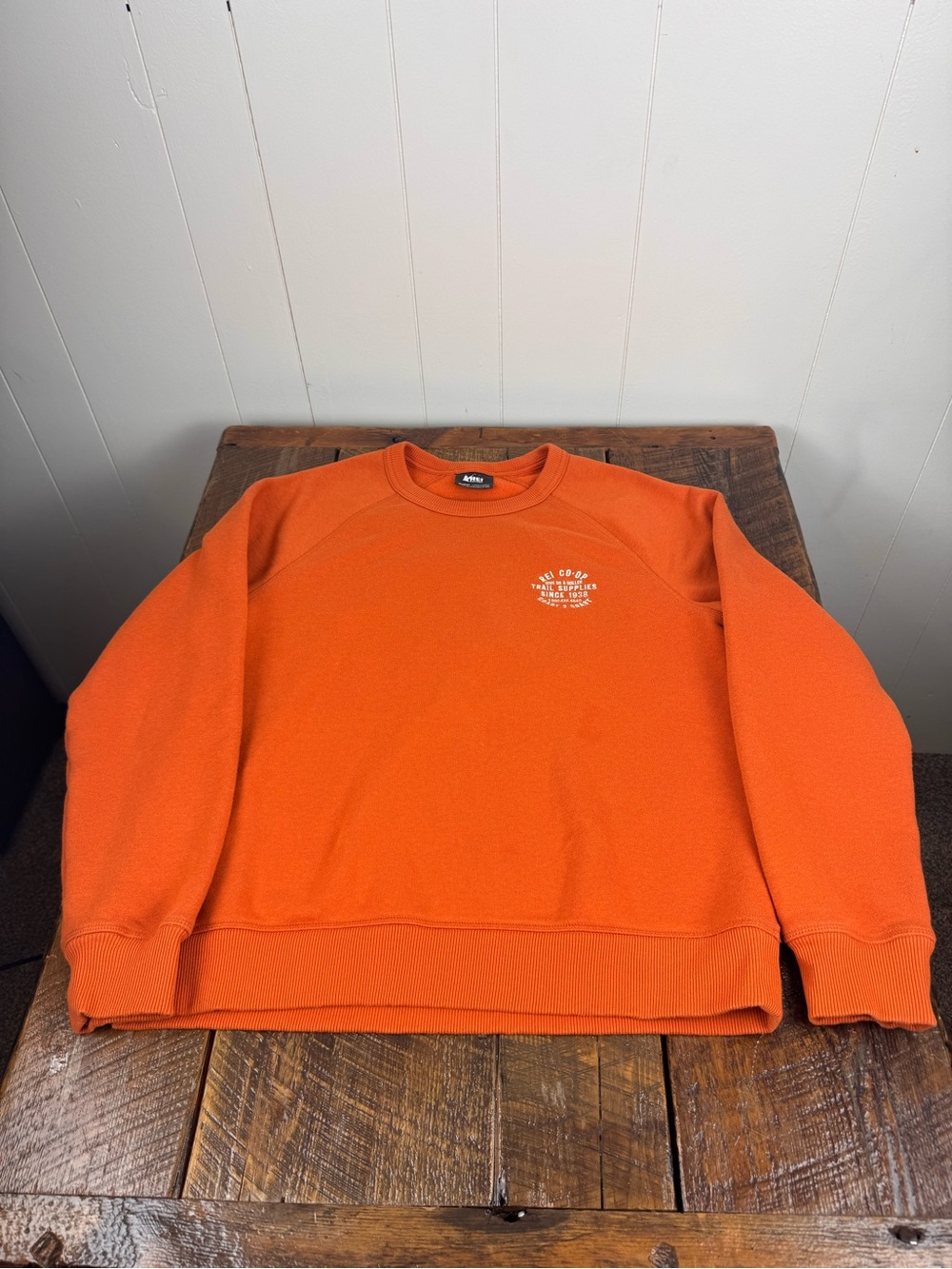 REI Co-op Orange Crewneck Sweatshirt Mens Medium Fleece Outdoor